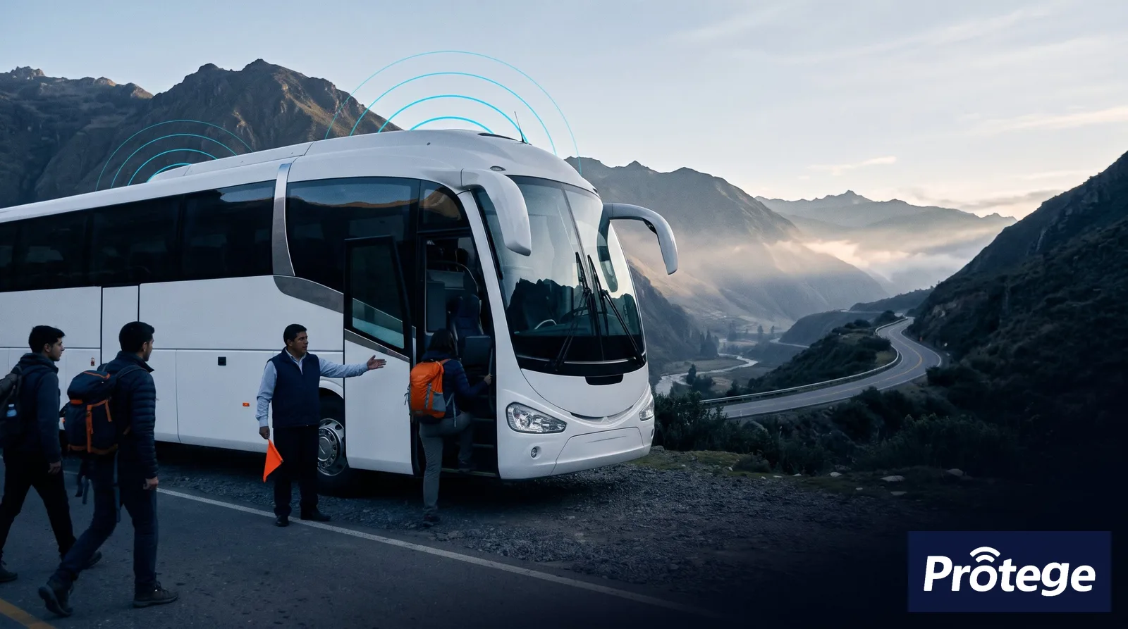 Bus de turismo en una carretera andina del Perú con señal de conexión GPS