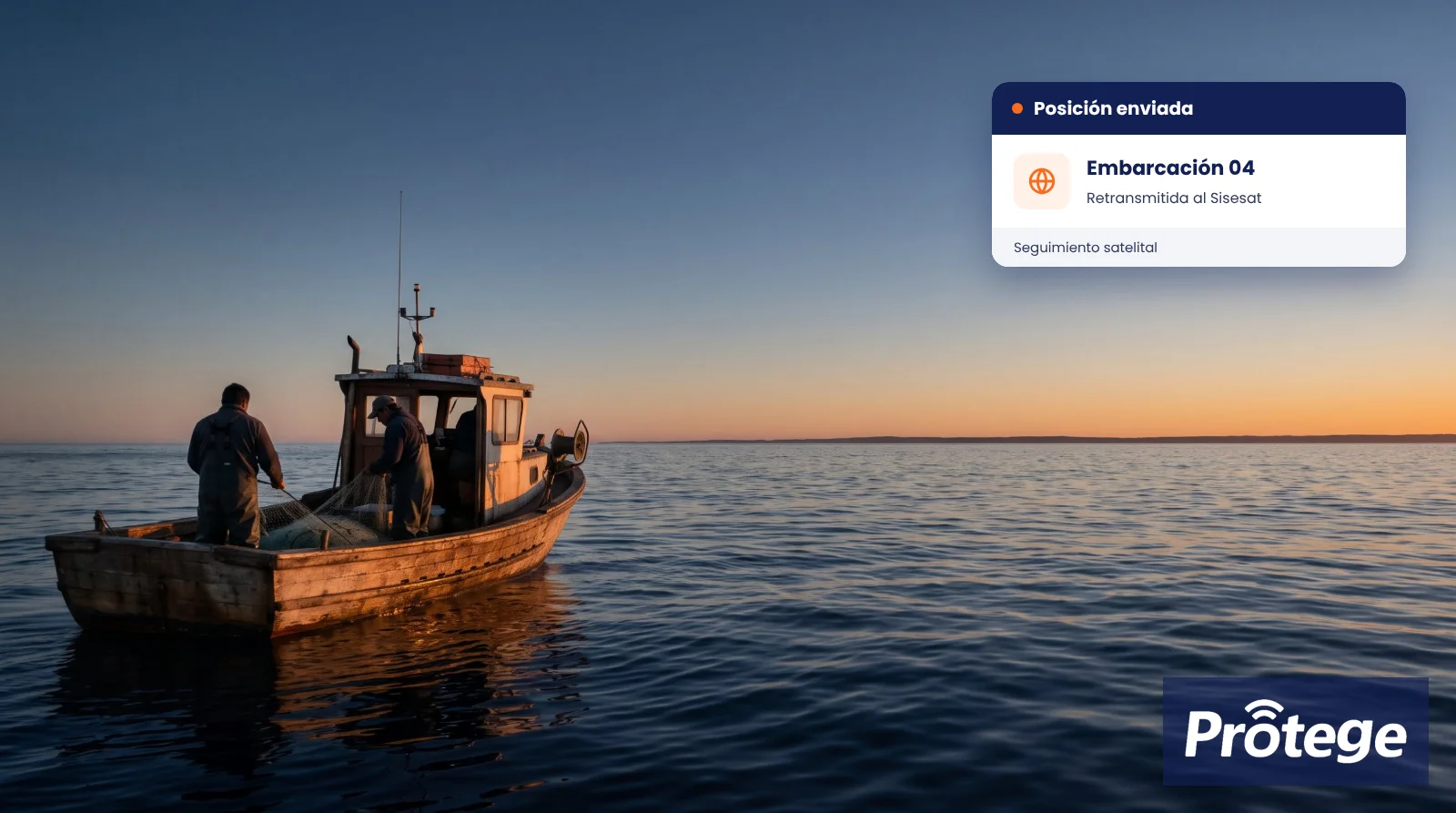 Embarcación pesquera artesanal en el mar al amanecer con dos pescadores a bordo